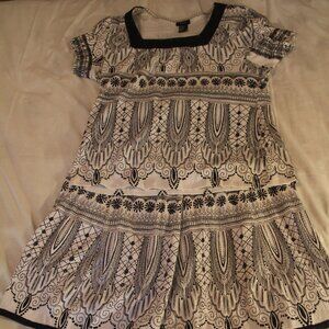 Top & skirt, white with black. Size XL. R.Q.T. brand. Good condition.